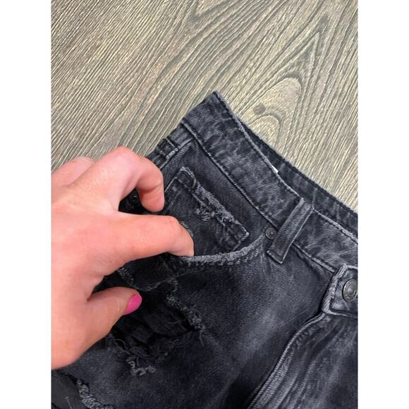 American Eagle Mom Shorts High Rise Distressed Denim Frayed Hem Black Size 4 - Picture 3 of 7